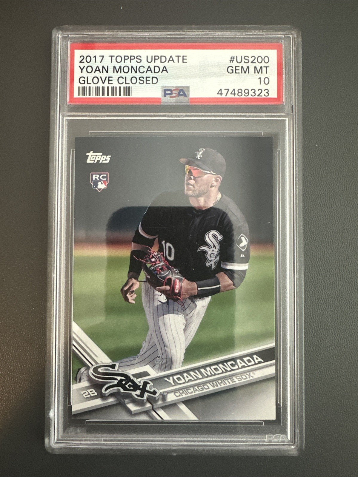 2017 Topps Update Yoan Moncada Glove Closed #US200 PSA 10