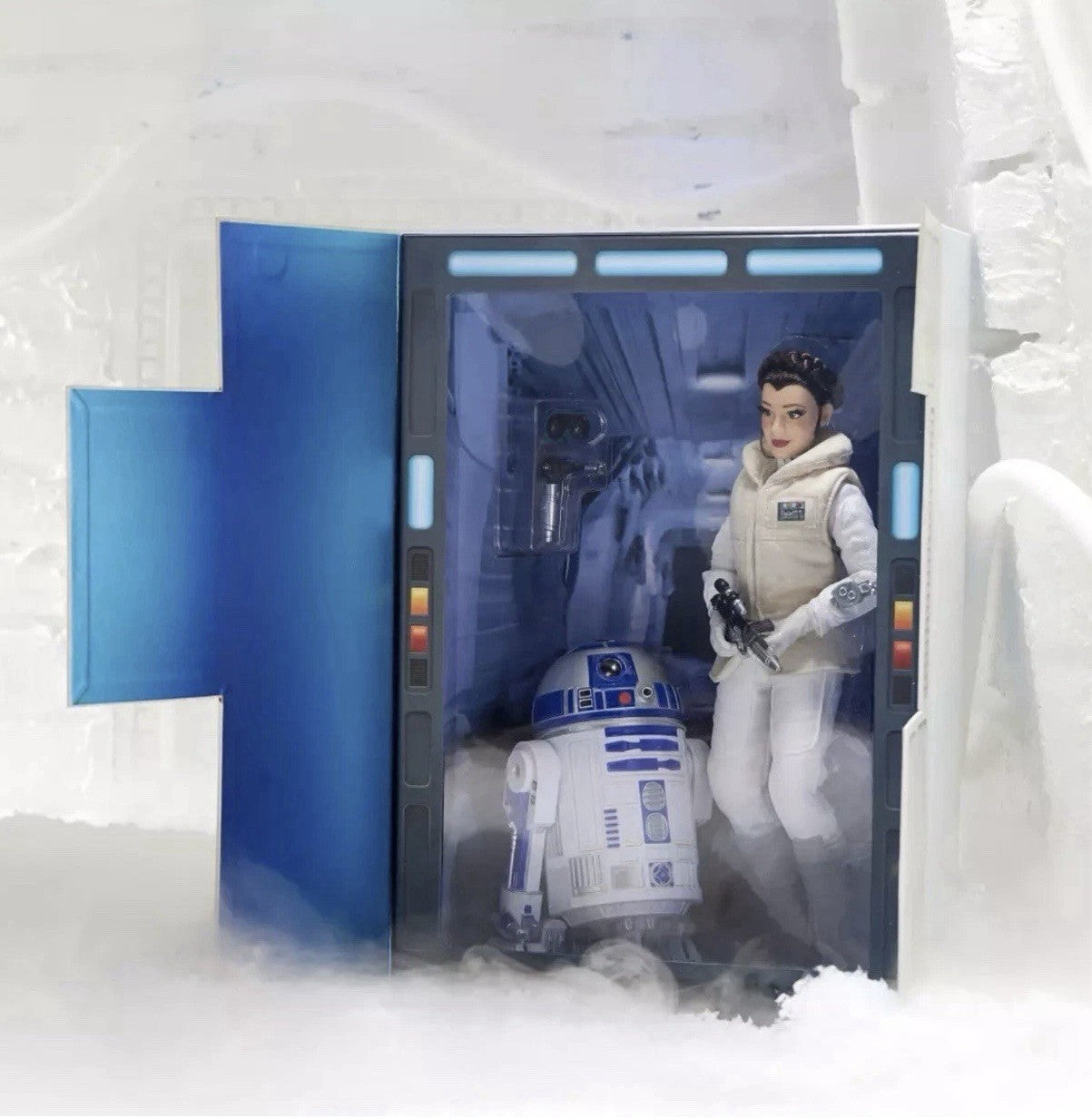 Disney Parks Star Wars The Empire Strikes Back 45th Leia R2-D2 Doll LTD EDITION