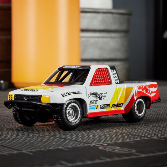 2024 HOT WHEELS ELITE 64 1989 TOYOTA HILUX STADIUM TRUCK